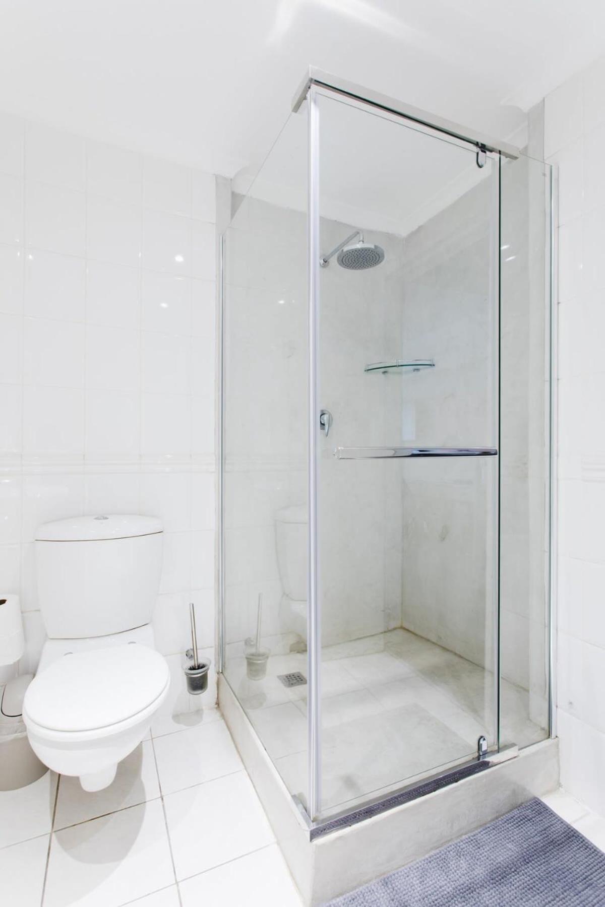 Type Living, Spacious, Central, Secure,wifi! Mini-hôtel Le Cap